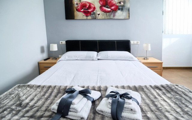 Apartamento Amplio. Vistas A La Playa