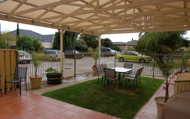 Adelaide International Motel
