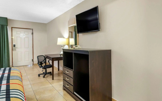 Rodeway Inn Clearwater - Dunedin