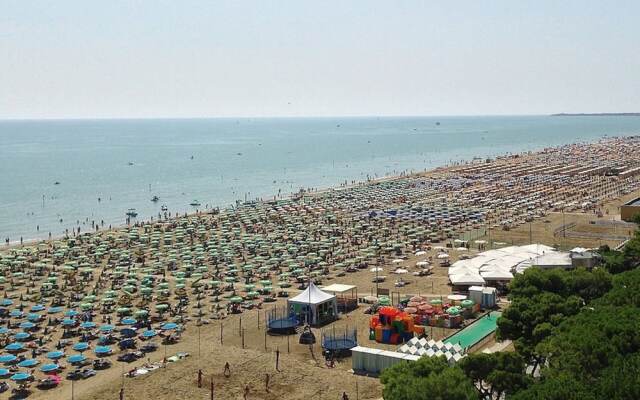 Elegant Villa a few Meters From the Beach