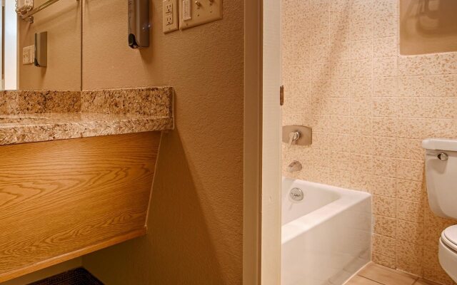 Best Western Pacific Highway Inn