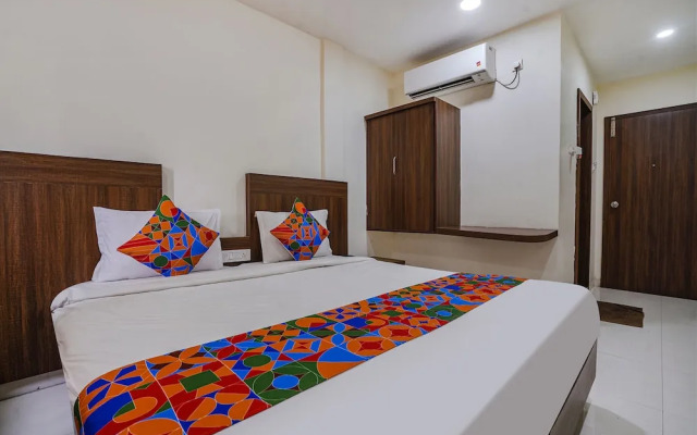 Fabhotel V Grand