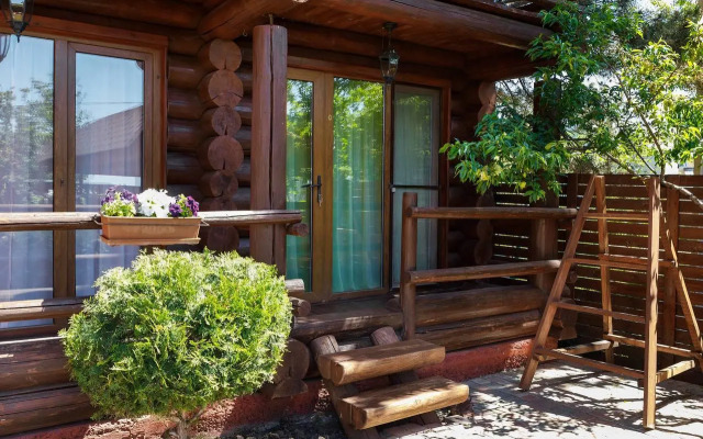 Сосновый двор