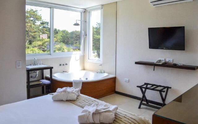 Agua Bay Apart & Spa