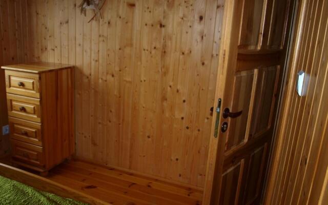 8-osobowy drewniany domek Andrzej