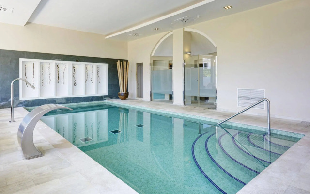 Grupotel Macarella Suites & Spa