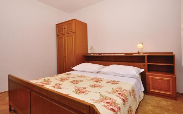 Beautiful Apartment in Lokva Rogoznica With 2 Bedrooms and Internet