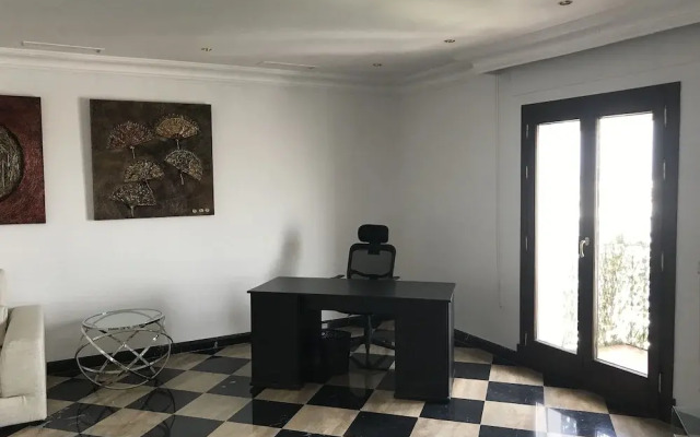 InstaStay Front line Harbor Apartment