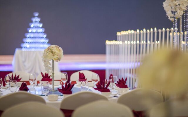 Muong Thanh Luxury Nhat Le Hotel