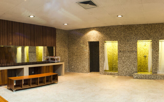 Chinggis Khaan Hotel