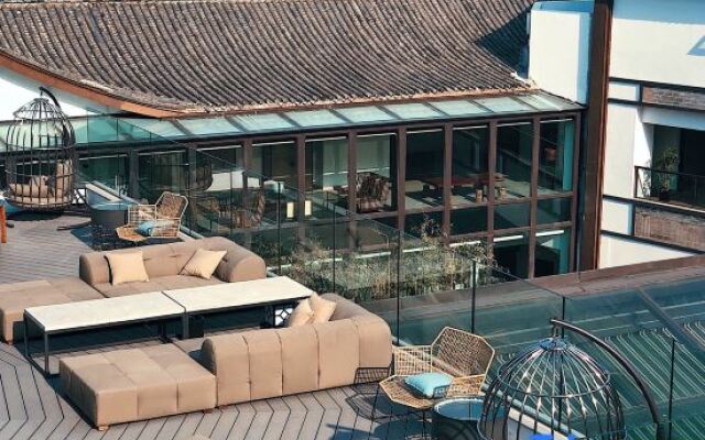 Xichang Guanhai Tingtao Art Hotel