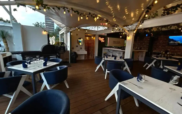 Suites Arboleda 215