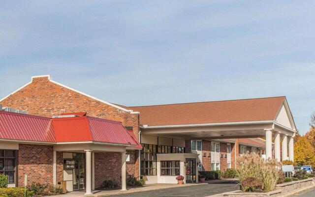 Rodeway Inn & Suites