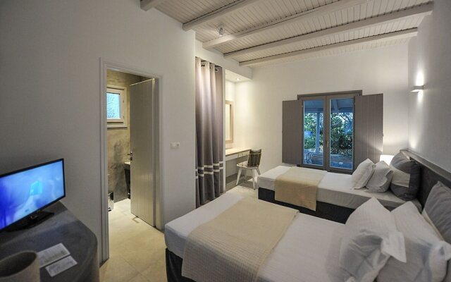 Villa Gustosa Luxury Villa on Faragas Beach