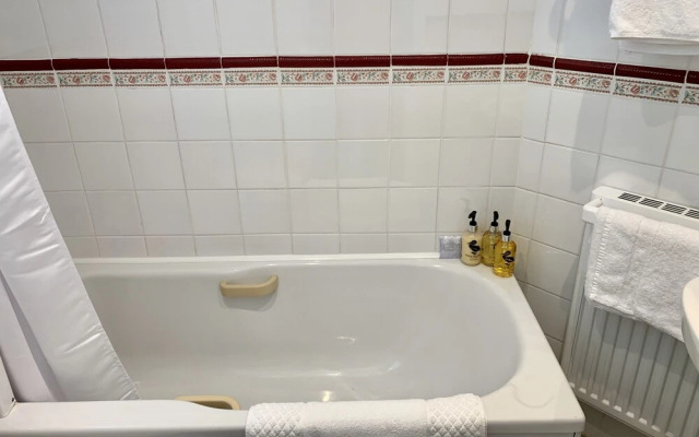 The Claremont Hotel - Adult Only