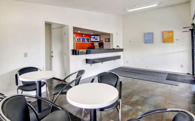 Motel 6 Union City, GA - Atlanta Airport