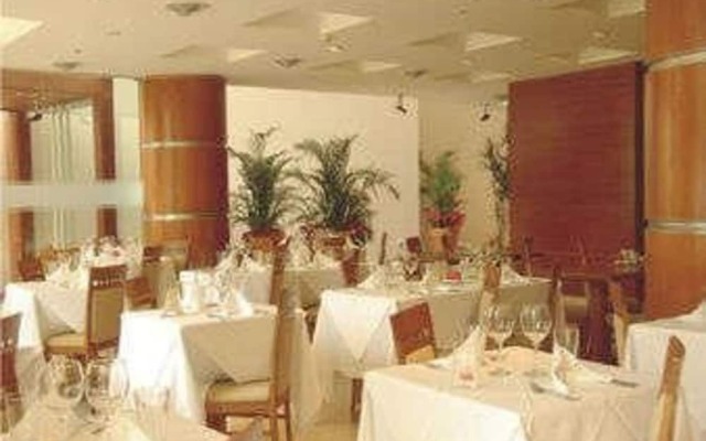 Howard Johnson by Wyndham Villa Maria Casino