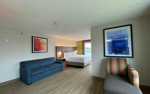 Holiday Inn Express & Suites Somerset Central, an IHG Hotel