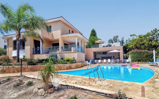 Exceptional Large Villa, Free Heated Pool 1 NOV - 15 Jan, Privacy,prime Location