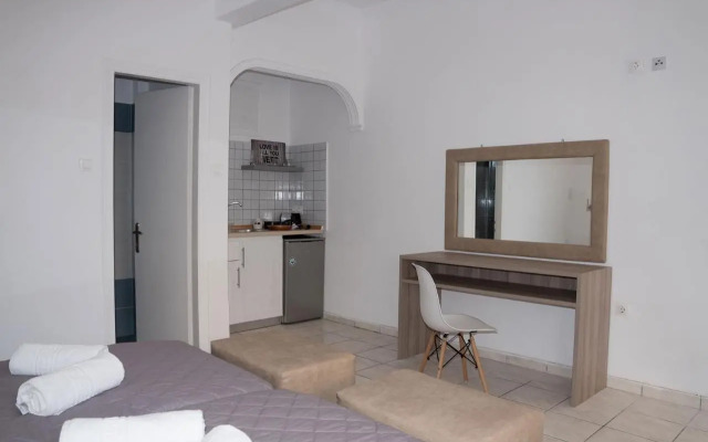 Stavros Beach Hotel