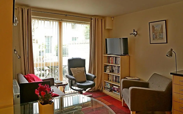 10 Summerhouse Mews