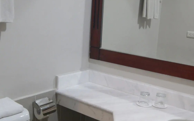 MJ Hotel & Suites