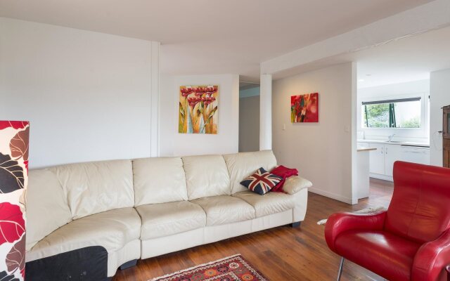 Lakeside City Apartments - Penthouse
