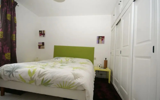 Airconditioned, Spacious Villa in Garéoult With a Private Pool