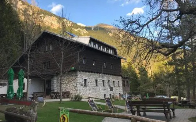 Valvasorjev dom pod Stolom