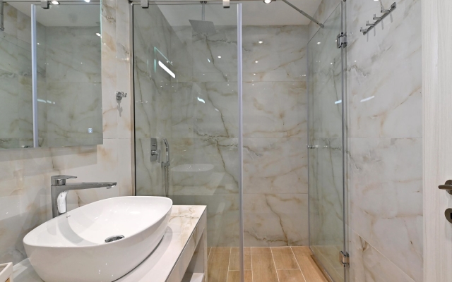 Sabbia Seafront Apartment 3 by TravelPro Servi...