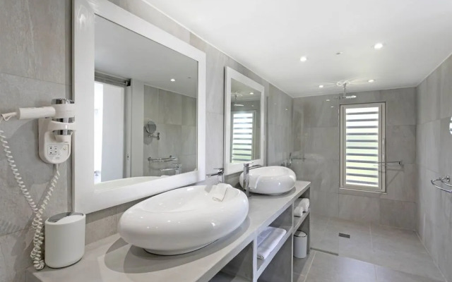 Dream Villa Orient Bay-924