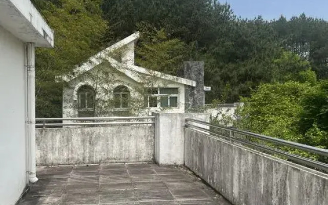 Taibai Villa