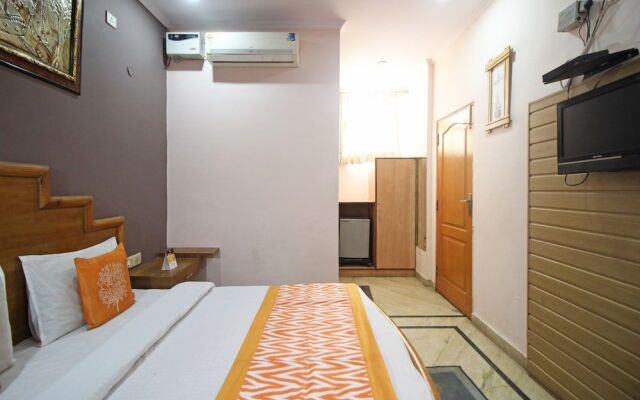 OYO 7147 Hotel Madhur Regency