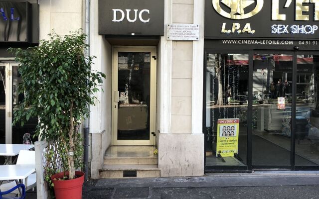 Duc Hotel