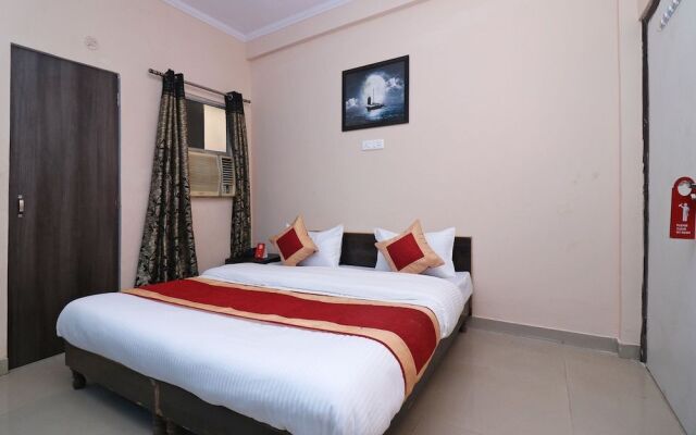 OYO 18625 Prem Hotel