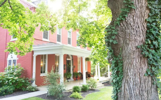 The Hollinger House
