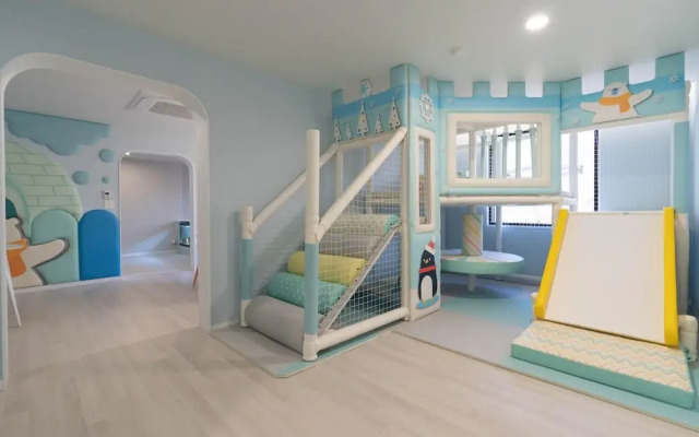 Gimhae Den Bastar Theme Kids Hotel