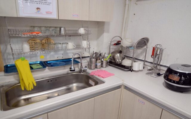 Kimchee Busan Station Guesthouse - Hostel