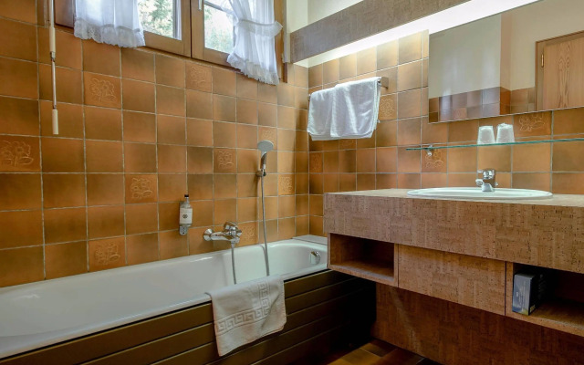 Logis Hotel Domaine Le Moulin