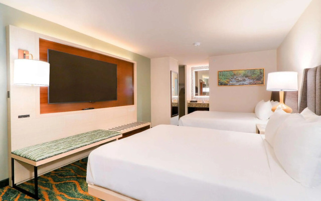 Quality Inn Near the Island Pigeon Forge