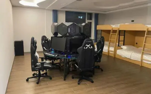 A Jia E-sports Hotel