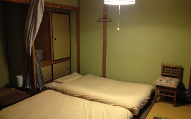 Shin-Osaka Backpacker's Hostel