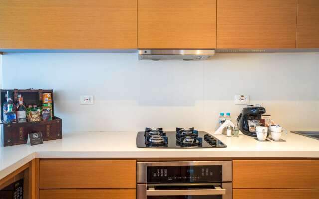 93 Luxury Suites & Residences