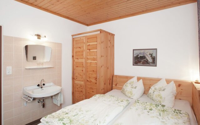 Luxurious Chalet in Zell Am See with Sauna
