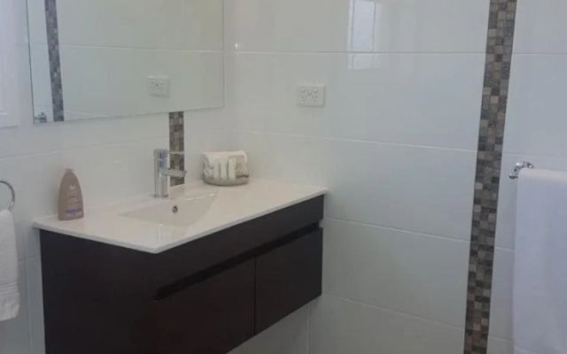 Grovely House Bed & Breakfast