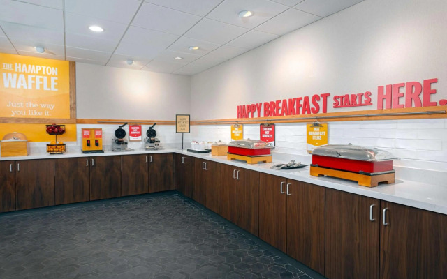 Hampton Inn & Suites Cleveland-Beachwood