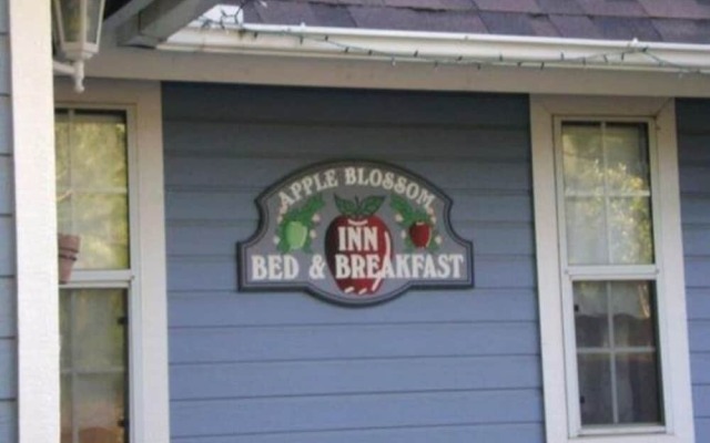Apple Blossom Inn