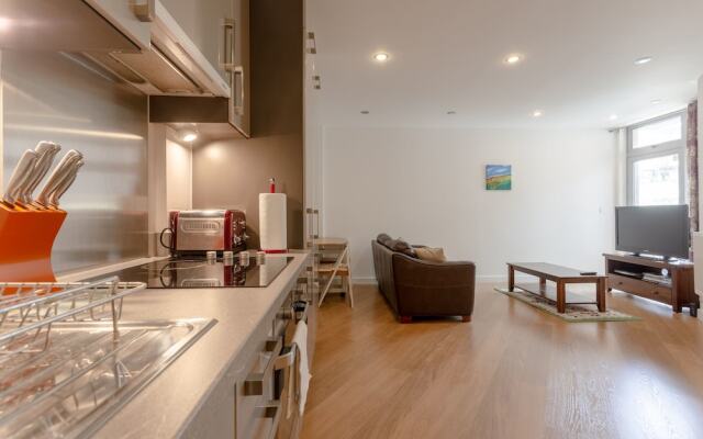 Stunning 2 Bedroom Property near Limehouse