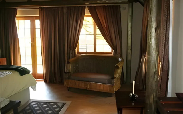 African Flair Country Lodge