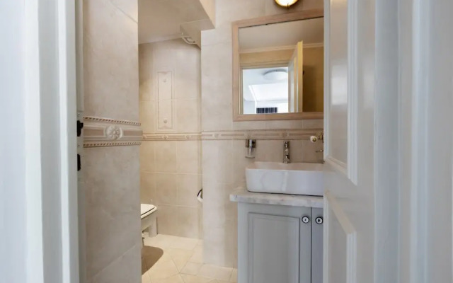 Massive 2-apartment Combo Unbeatable Acropolis Views Sleeps 9